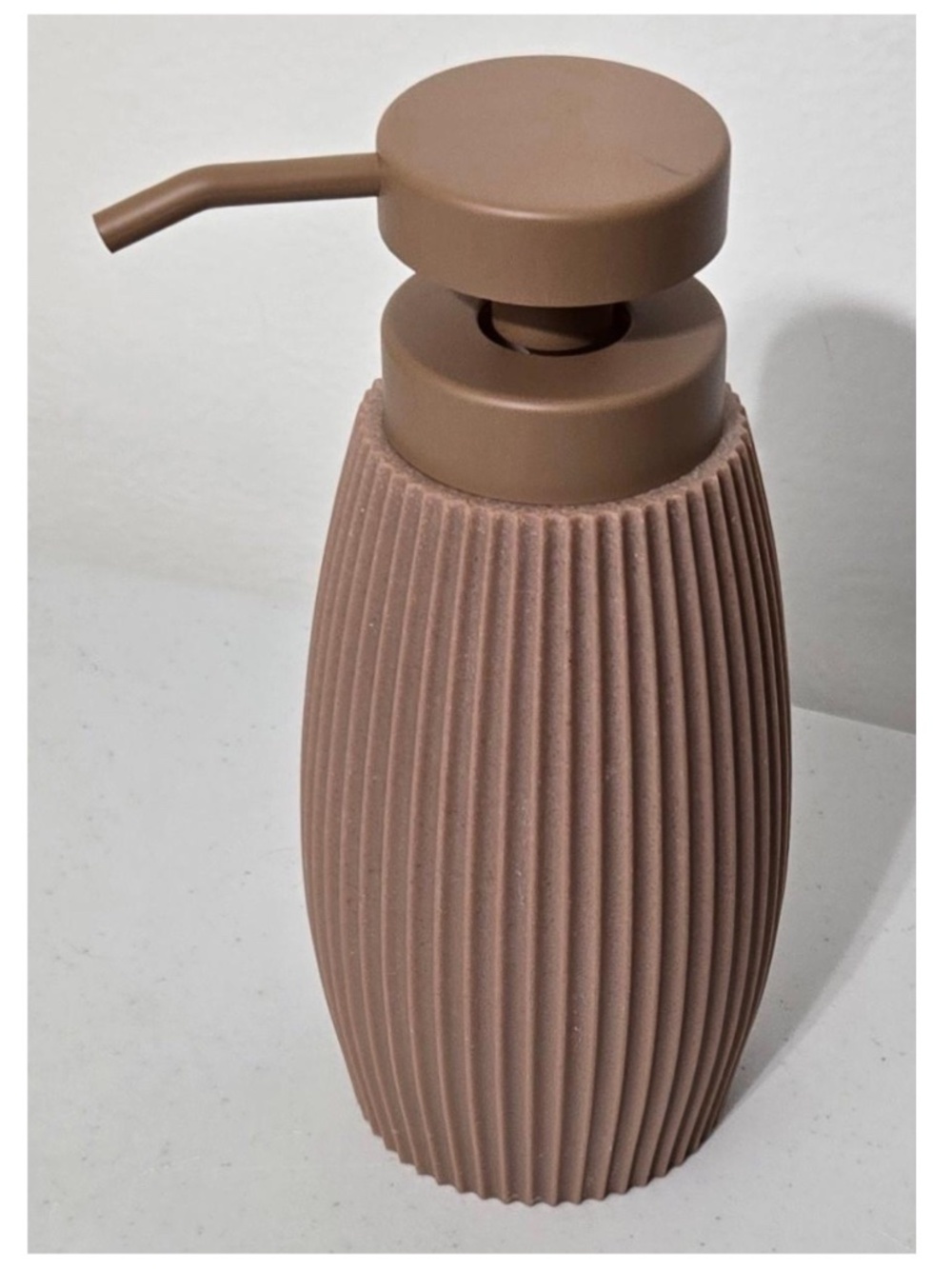 New Room & Retreat Soap Pump Cylinder Home Bathroom Kitchen Brown NWT